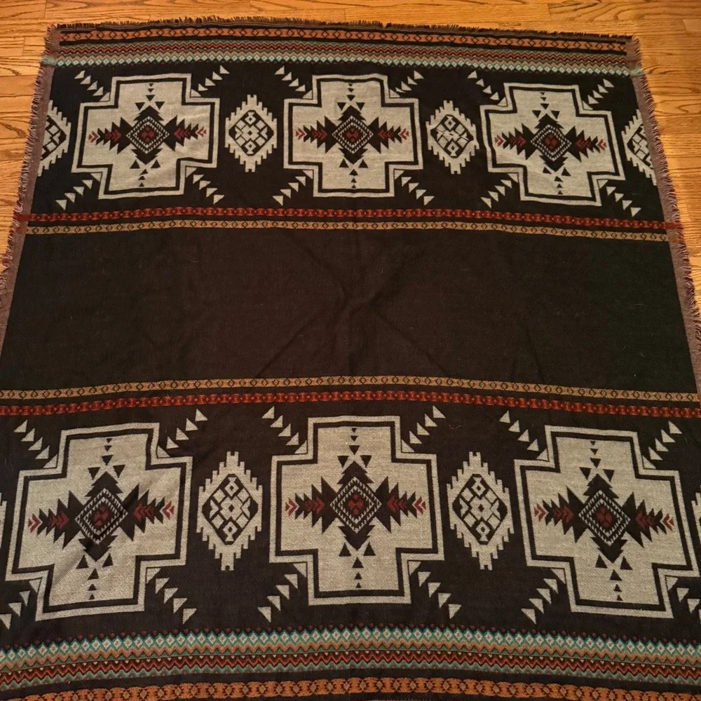 2.8.5 Charlotte Russe Reversible Southwestern Blanket Wrap Shawl 58.75x60 Boho